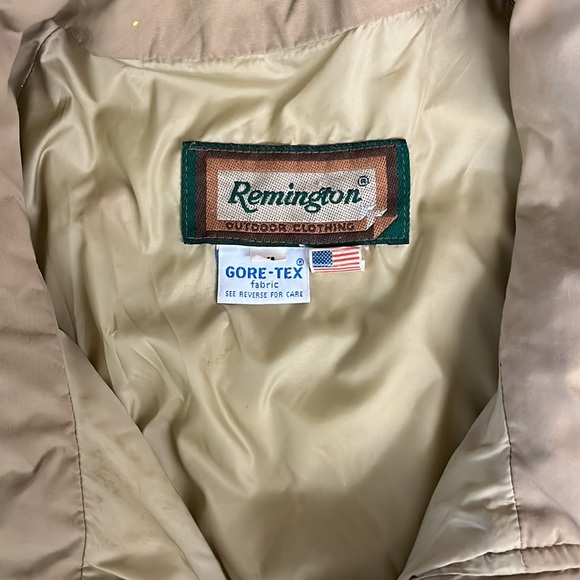 SOLD - REMINGTON Outdoors Jacket - Picture 3 of 7